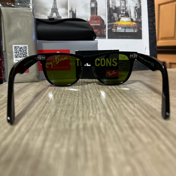 Ray ban 2140 Classic Wayfarer 901/17 polished black/Blue Mirror 54mm - Picture 8 of 12